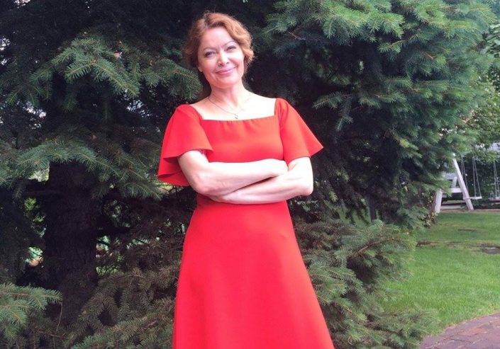 Телеведущая Елена Любченко Телеведущая Елена Любченко